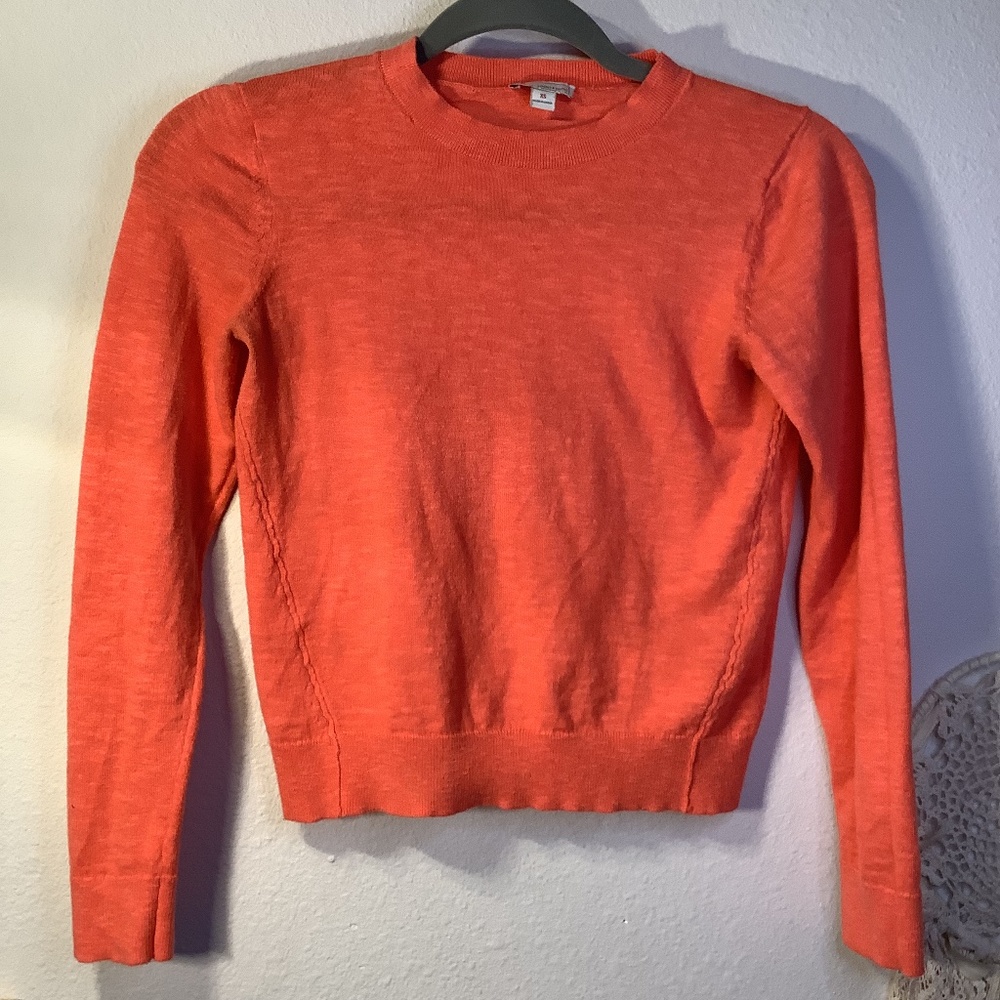 Gap  Design & Crafted Long Sleeve Lightweight Coral Knit Sweater Size XS